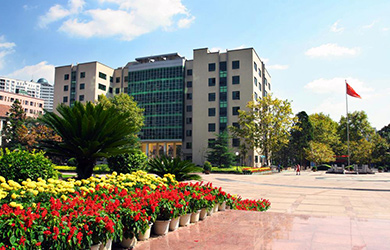 贵州医科大学在职研究生校园图片