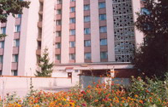 乌克兰捷尔诺波尔国民经济大学校园图片