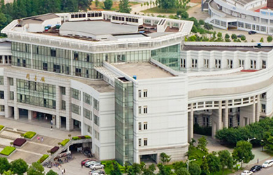 中南财经政法大学在职研究生校园图片